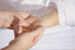 手腕腱鞘炎怎么引起的如何治疗手腕腱鞘炎